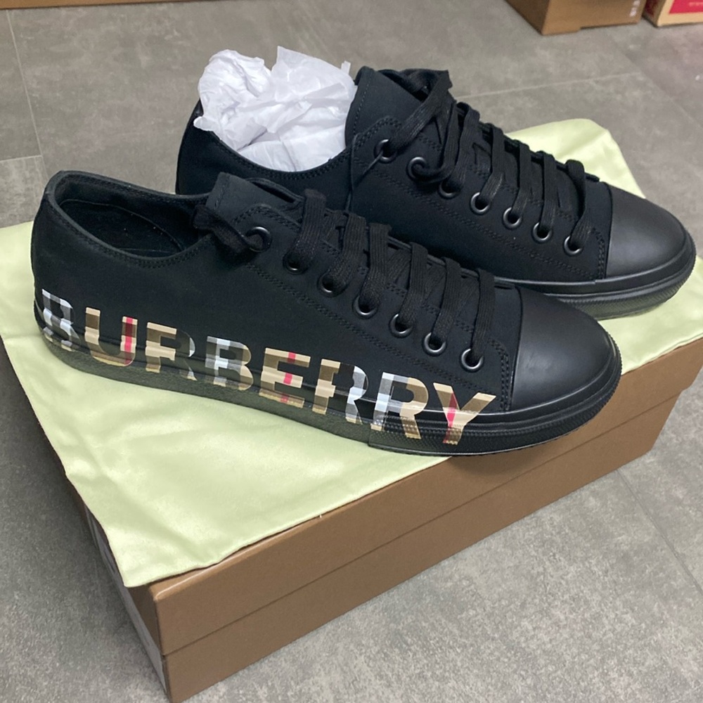 BNIB Authentic Burberry Larkhall Sneakers